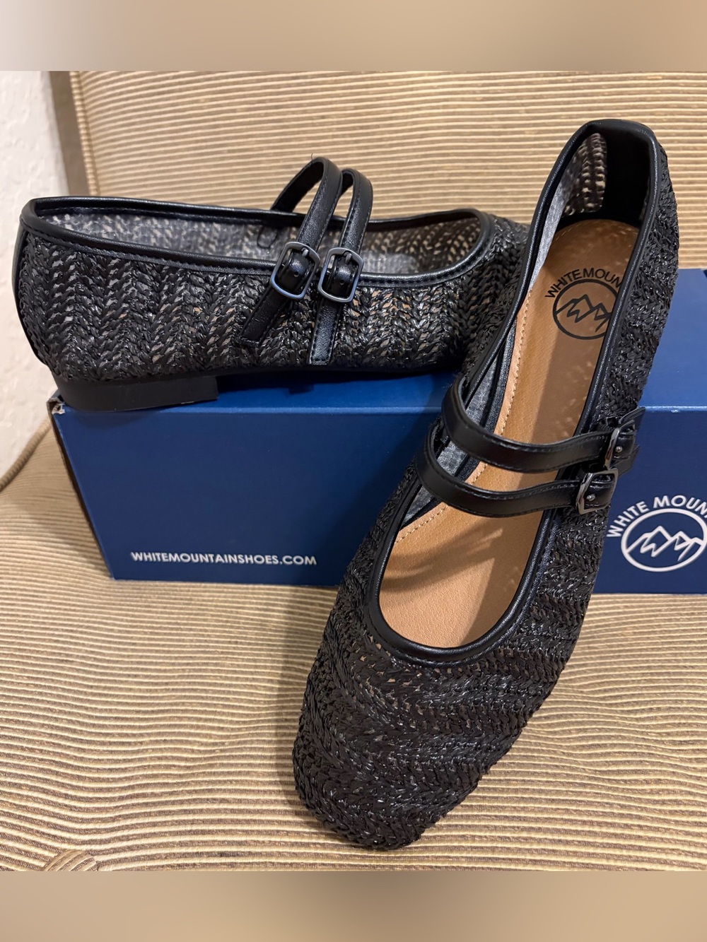 NWT White Mountain Bocage Mary Jane
Ballet Flat in Black Raffia - Size 7.5